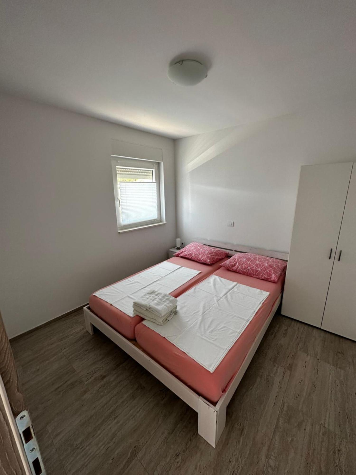 Apartmani Tamaris Murter Exterior photo