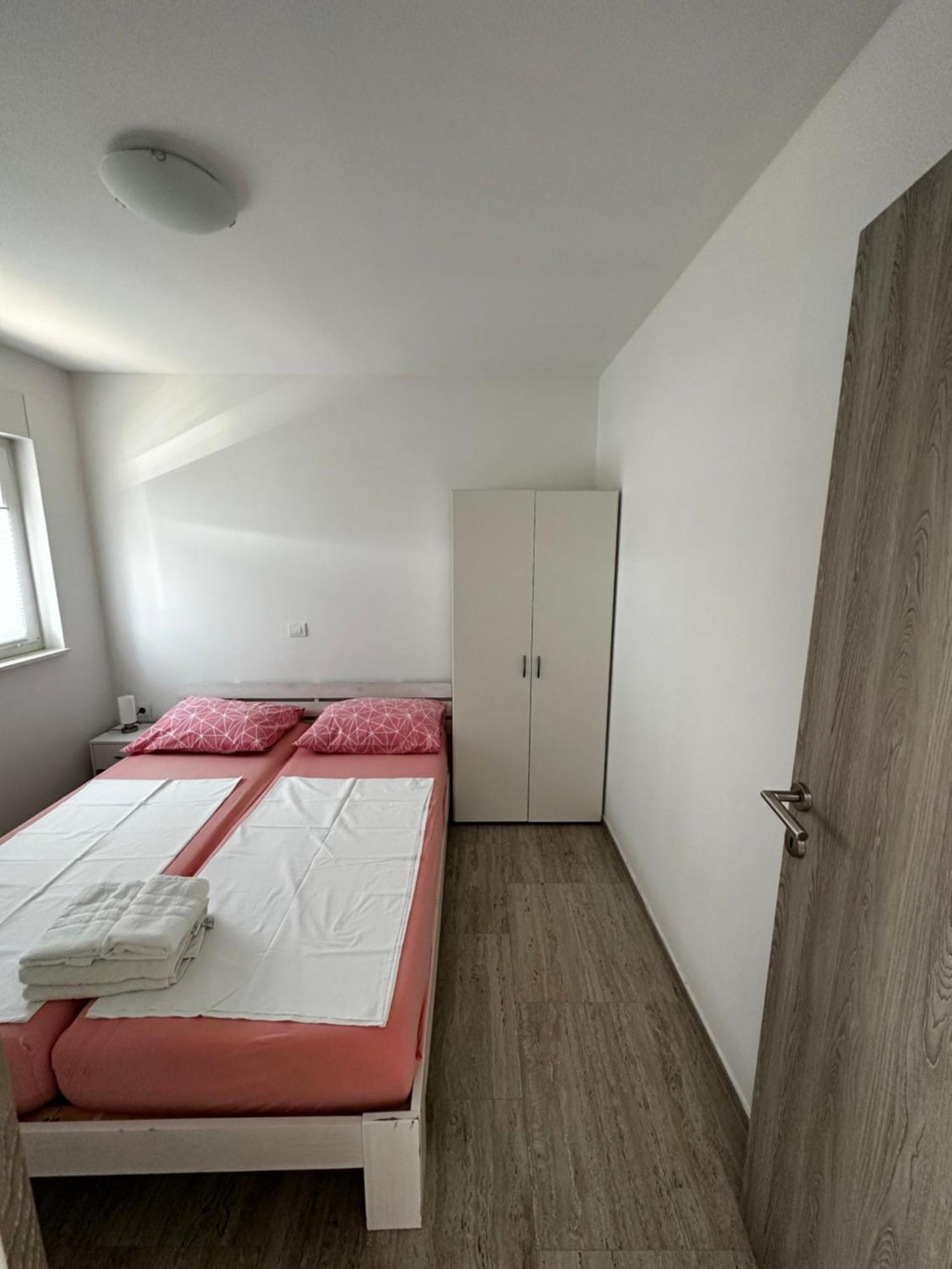 Apartmani Tamaris Murter Exterior photo